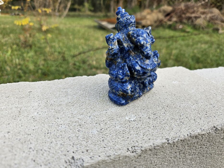 Lapiz Lazuli rzezba recznie wykonana
