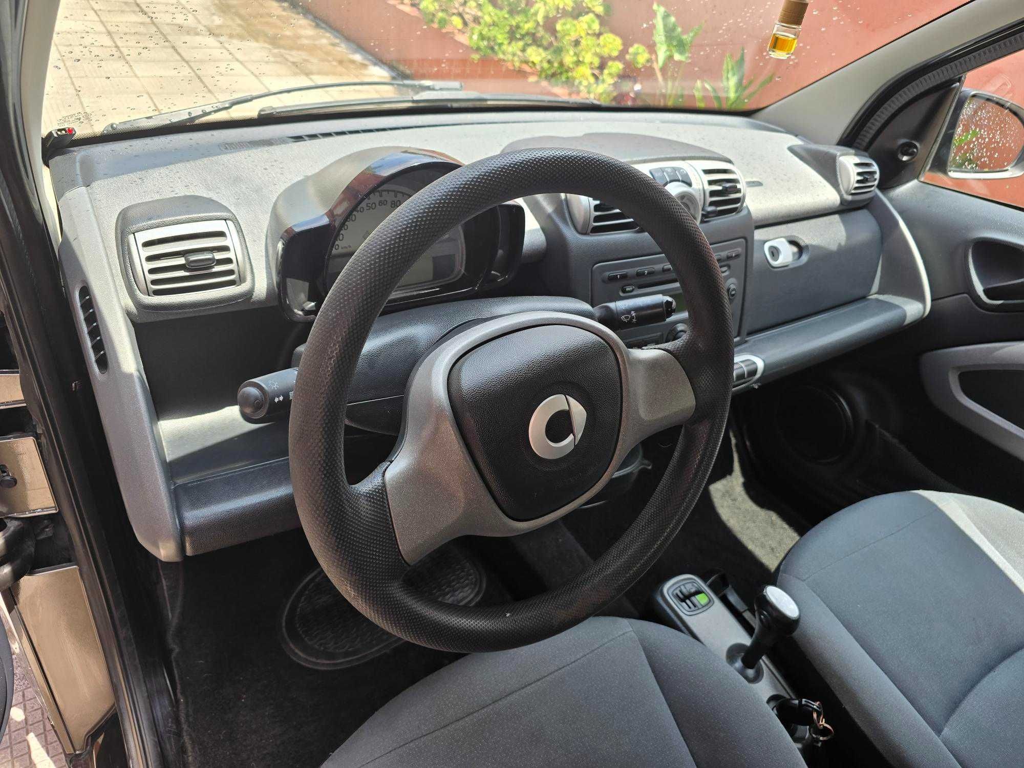 Vendo SMART FORTWO COUPÉ 2010 excelente estado
