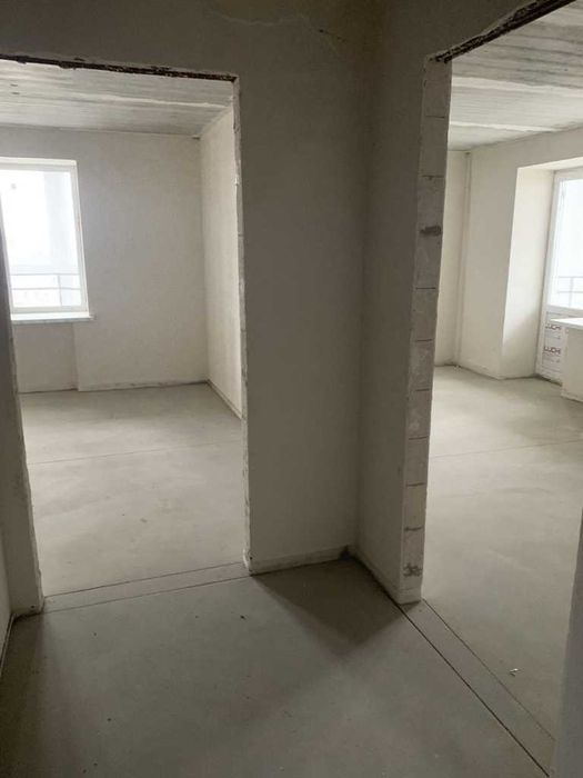 Продам 2к квартиру в новобудові, 64кв.м. в цеглі, центр