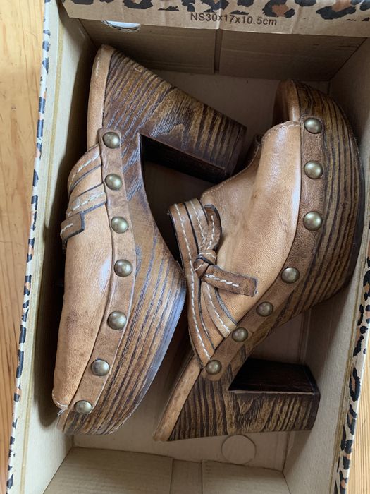 Босоніжки, шльопанці