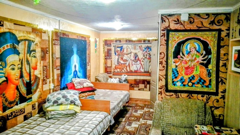 Почасово-300, посуточно-650, просп.Центральный 148, 2 кровати, 1 этаж