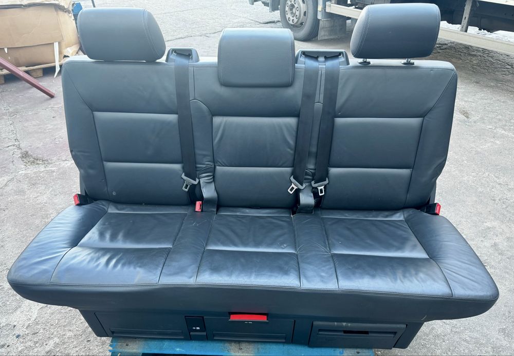 Fotel Kanapa Lóżko 3 osobowa VW T5 Multivan