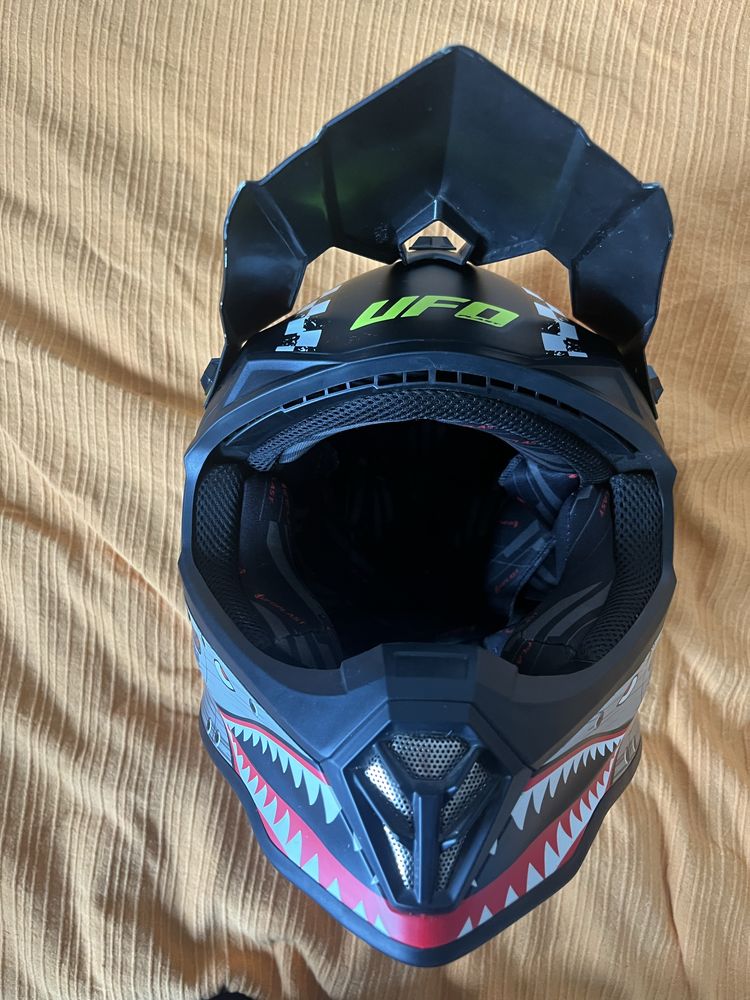 Capacete ufo júnior