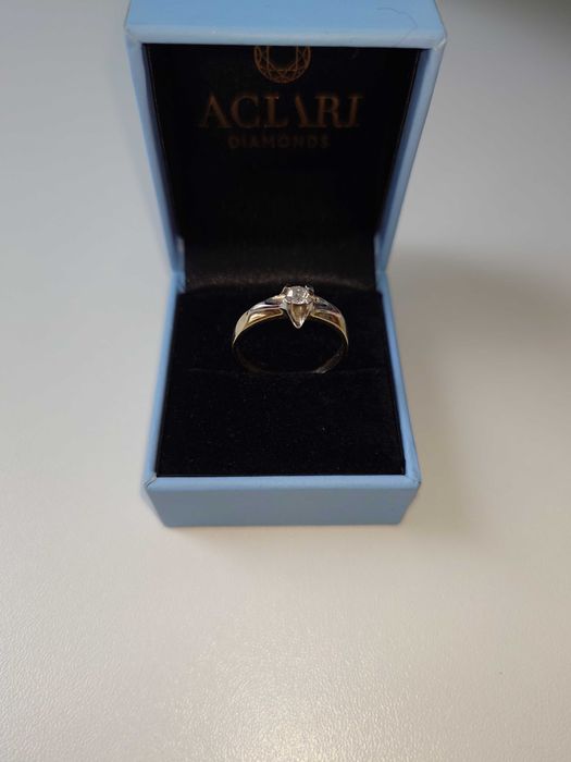 Złoty pierścionek ACLARI