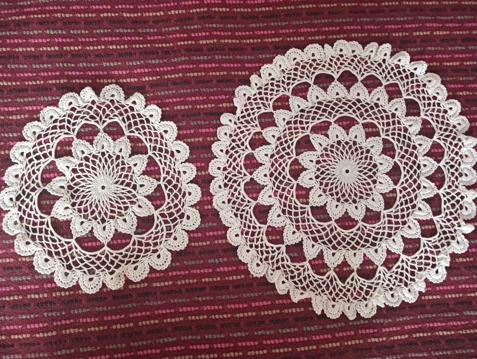 Conj. 4 Naperons Renda Crochet branco – formato flores – 4 tamanhos