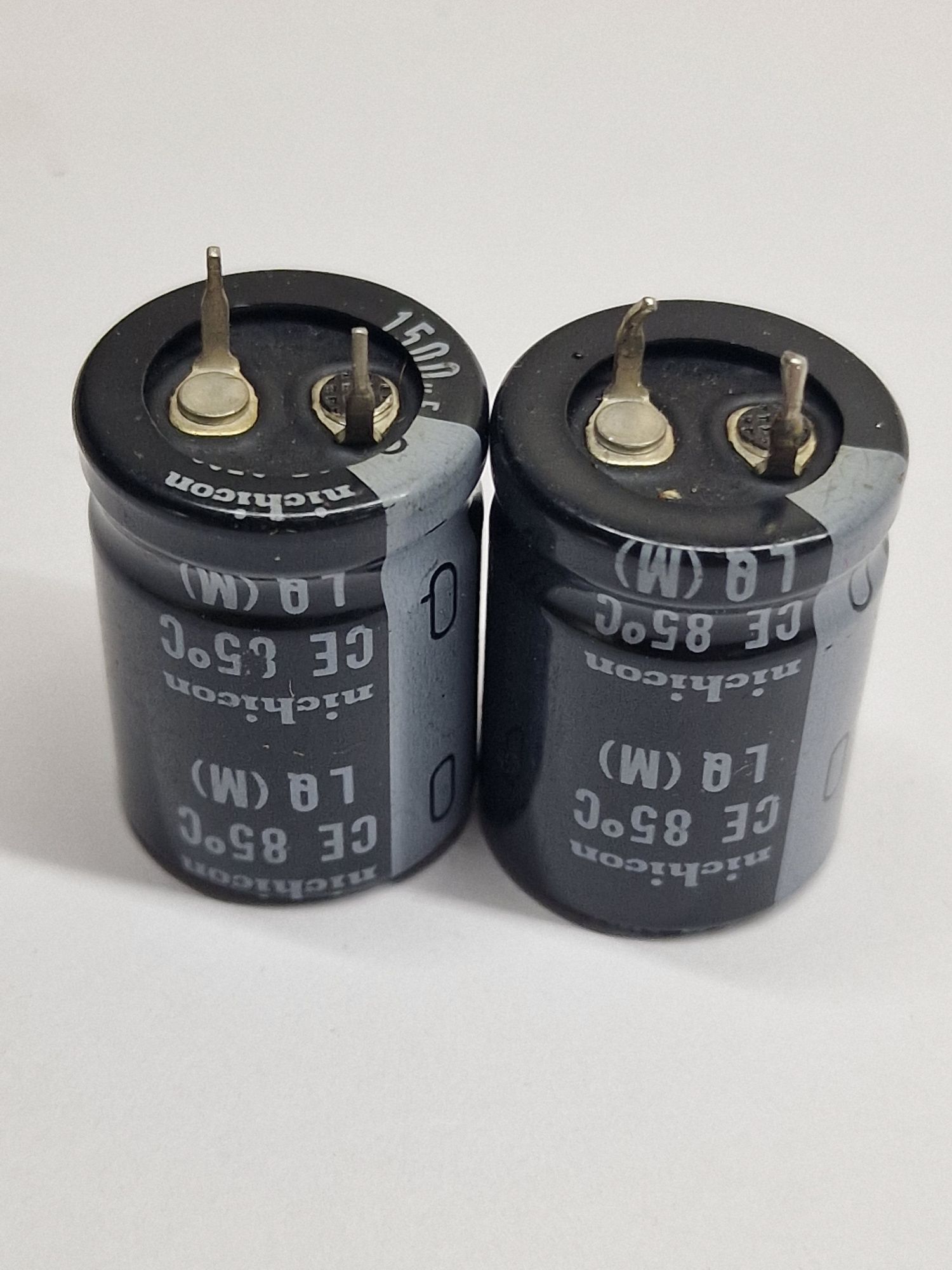 #694   Kondensator elektrolityczny 1500uF 80V Nichicon