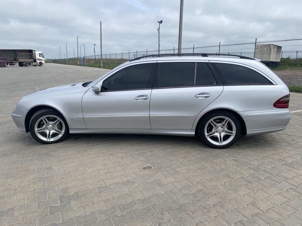 Mercedes-benz e320 w211