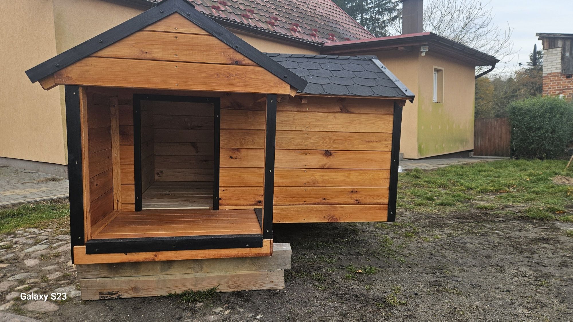 ,,Buda dla pieska,,