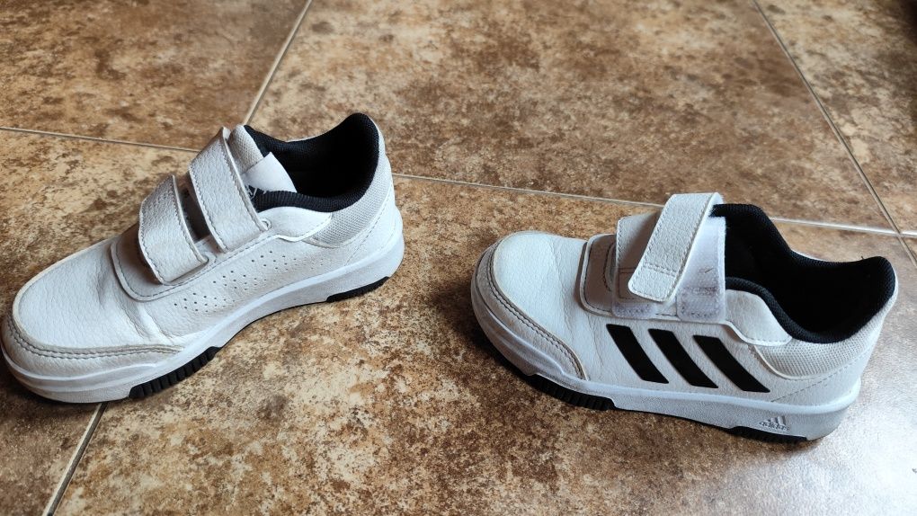 Buciki Adidas 28