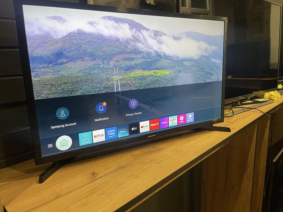 Телевізор Samsung 32 Smart tv