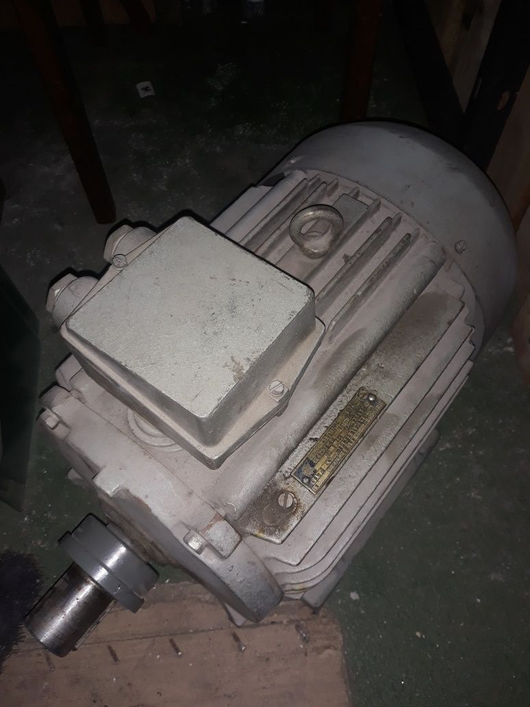Silnik 6,8/7,5 kW