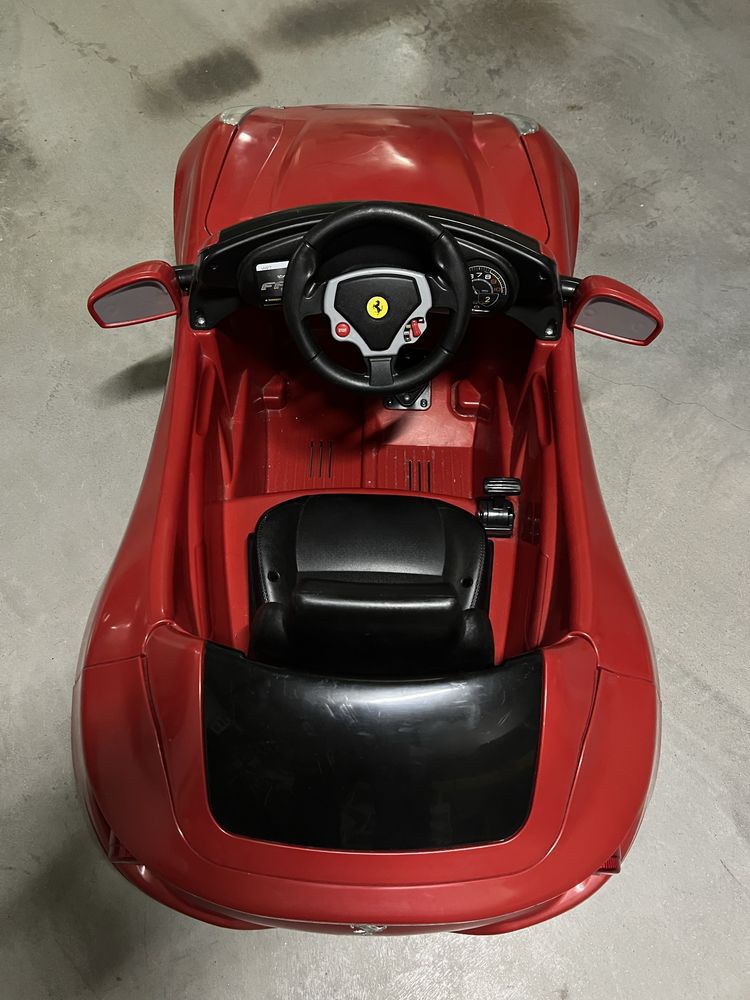 Vendo Ferrari eletrico de passeio para criança