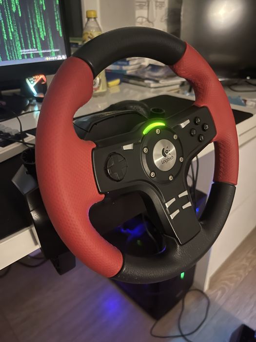 Прадаю руль игравой в отличном состоянии