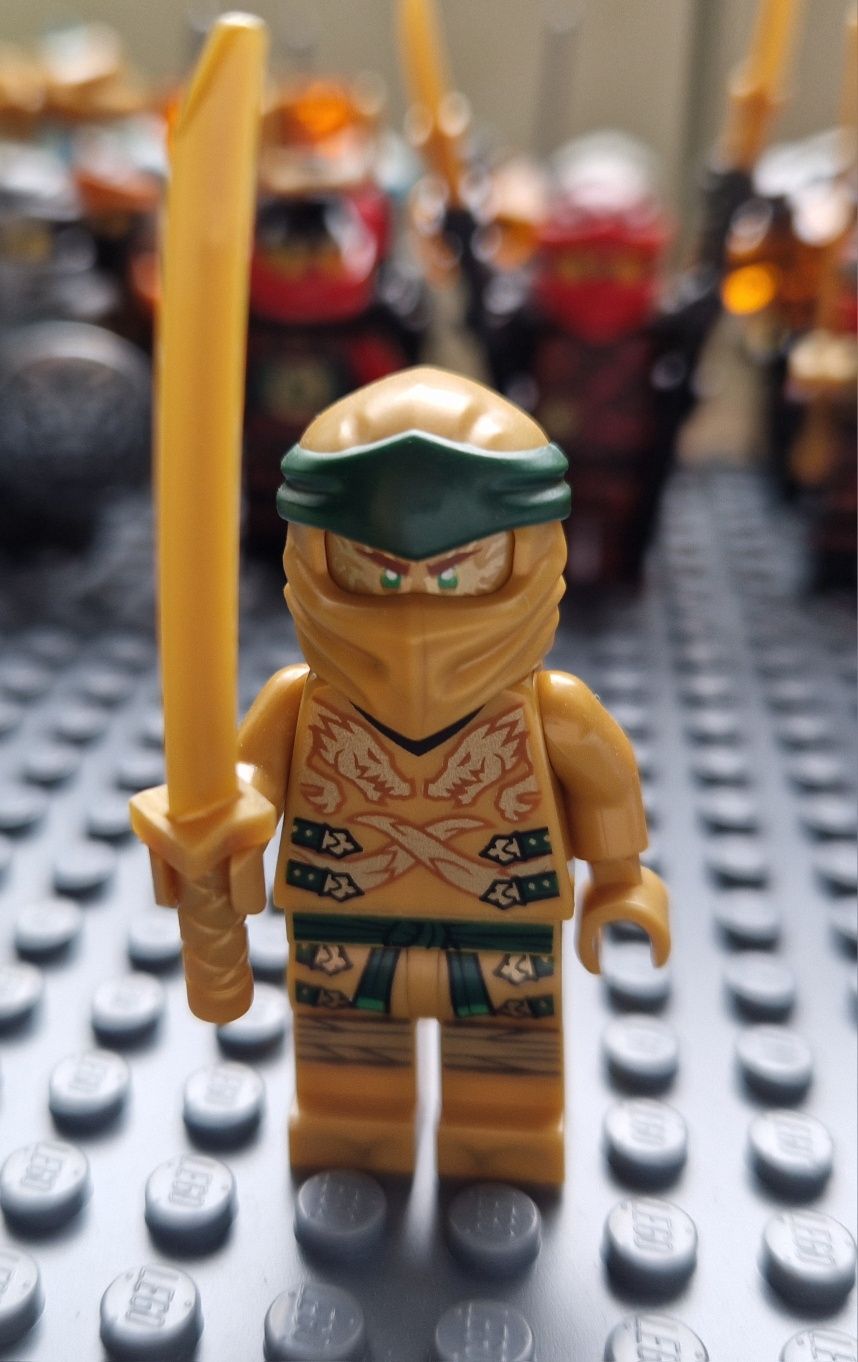 Lego Ninjago figurka njo499 Golden Ninja 70666