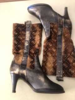 Привабливі чоботи, що затримують на собі погляд