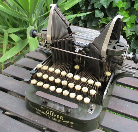 Maquina de escrever antiga Museu - Oliver de 1899