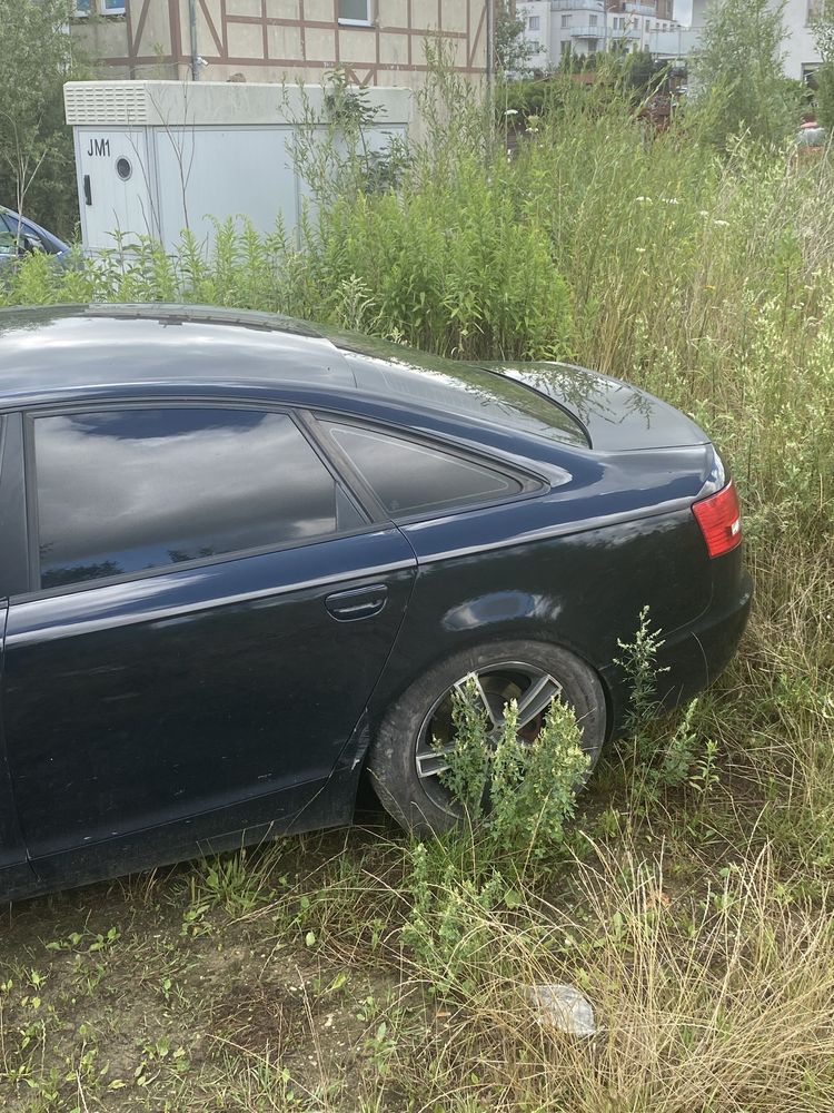 Sprszedam auto po uderzeniu w barjerke audi a6c6 2.0 tdi