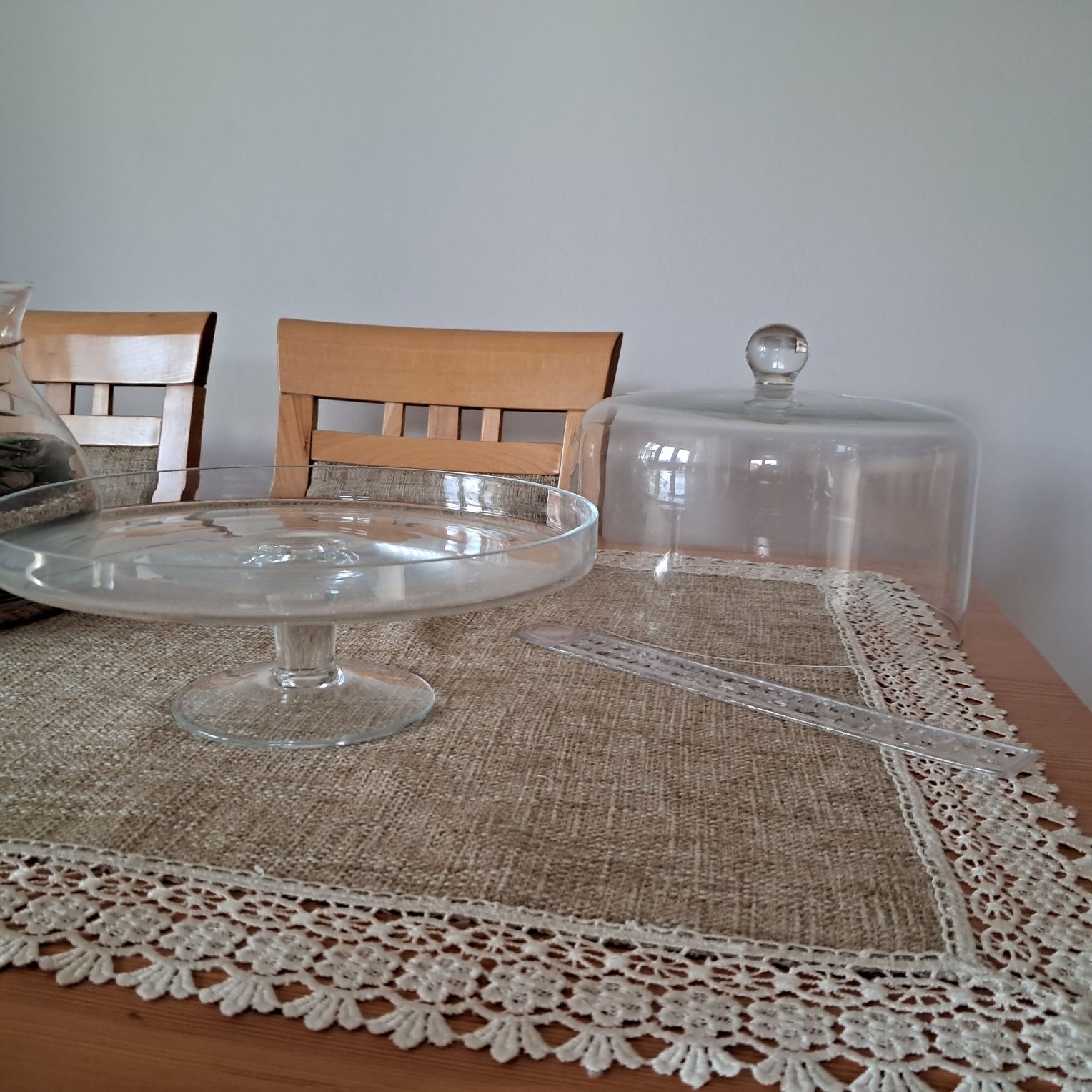 Krosno patera na torta z kloszem
