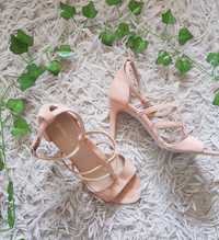 skórzane sandały pudrowo różowe szpilki na obcasie 9,5 cm symbiosis