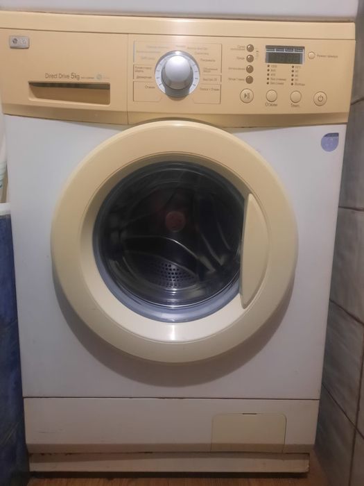 Пральна машинка lg в гарному стані