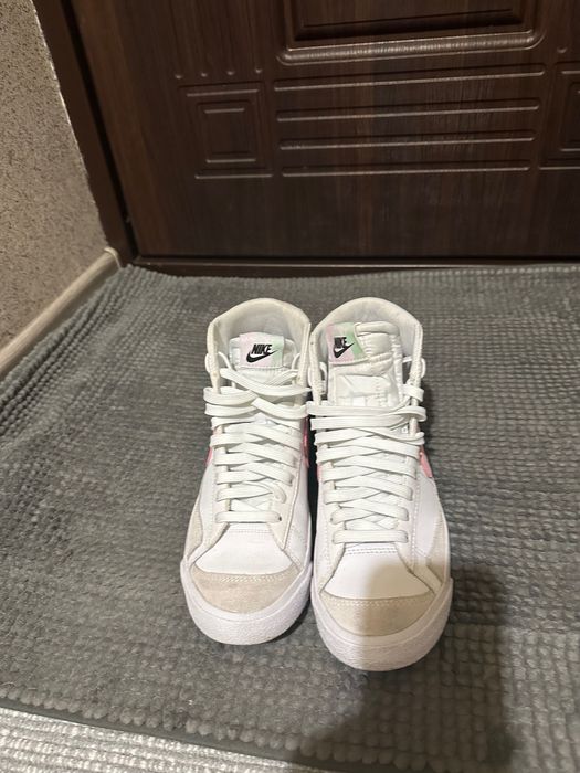 Продам Кросівки Nike