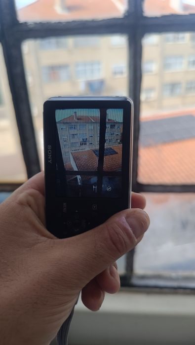 Máquina digital Sony cybershot dsc-w310 prateada com cartão de memória