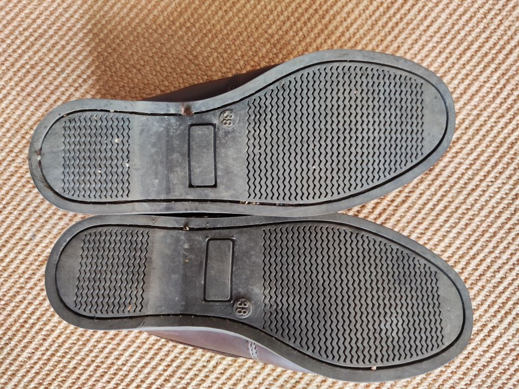 Sapatos mocassins castanhos vela marca Zappa em pele.usados  uma vez.