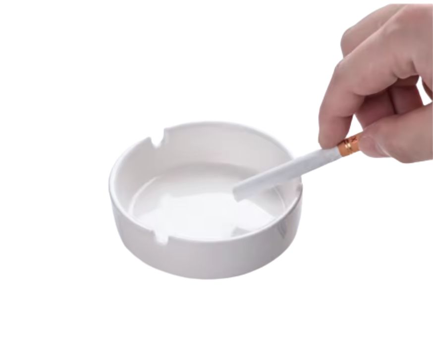 popielniczka plastikowa biała okragła stołowa 10cm