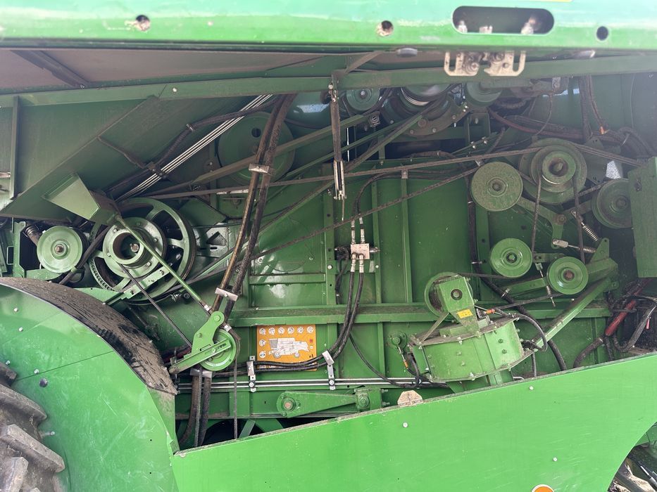 Комбайн John Deere W330