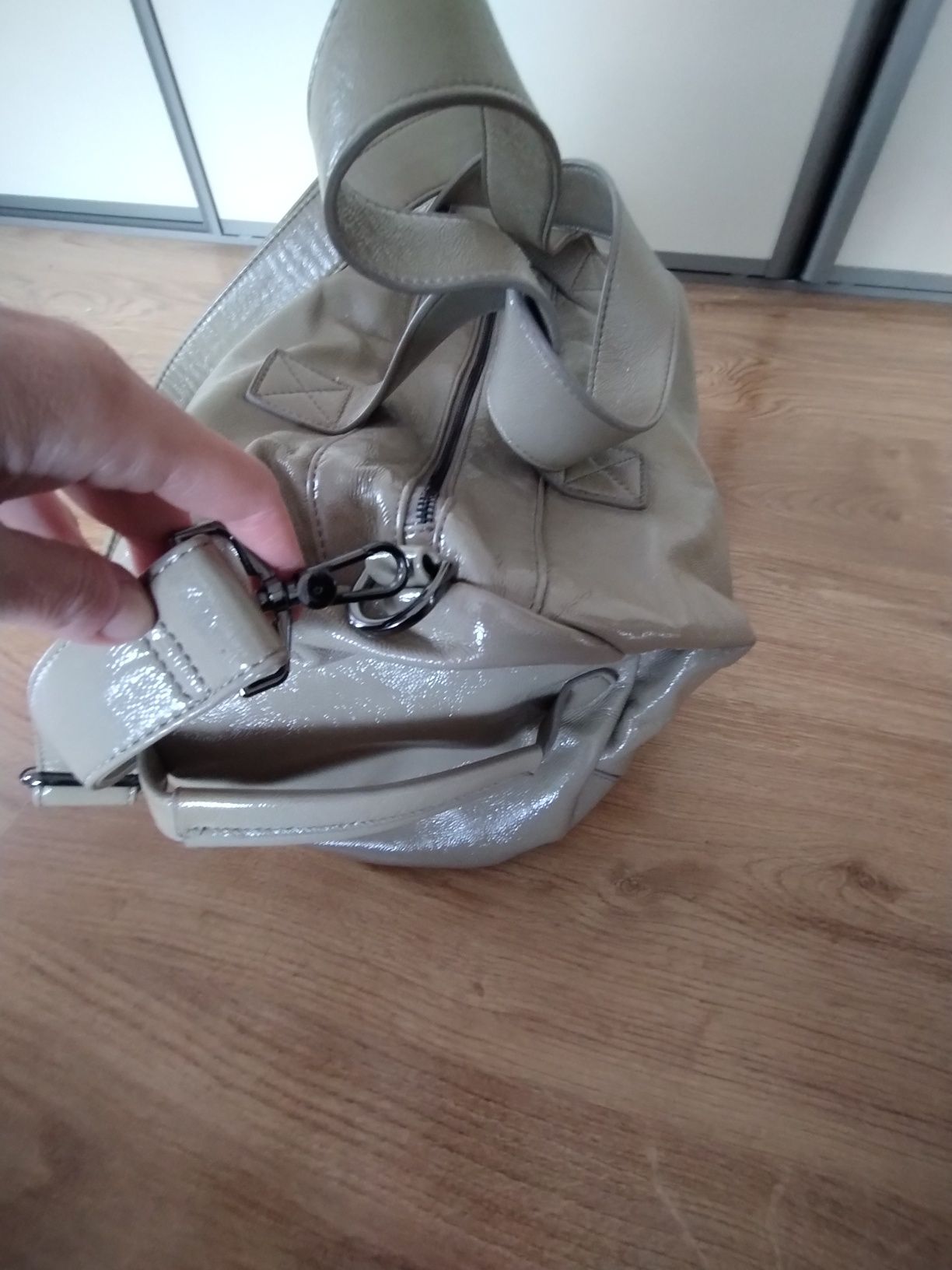 Torba Duża Reserved lakierowana beż