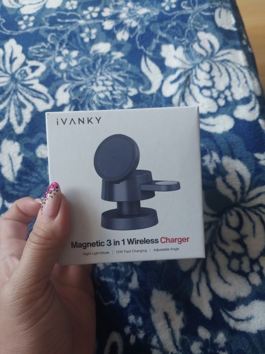 Magnetyczna ładowarka 3 w 1