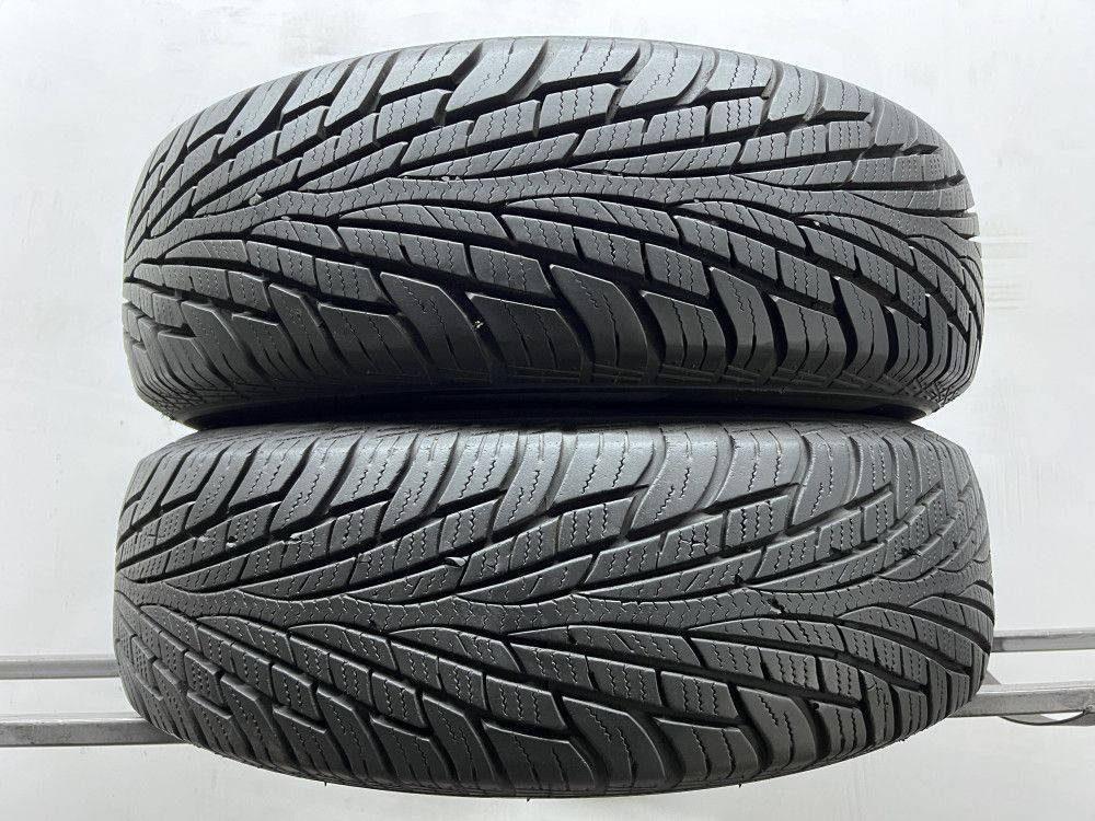 2шт всесезонні 215/70/R16 7,8мм Maxxis Victra Suv