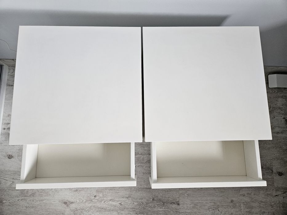 2 białe stoliki nocne IKEA VIKHAMMER