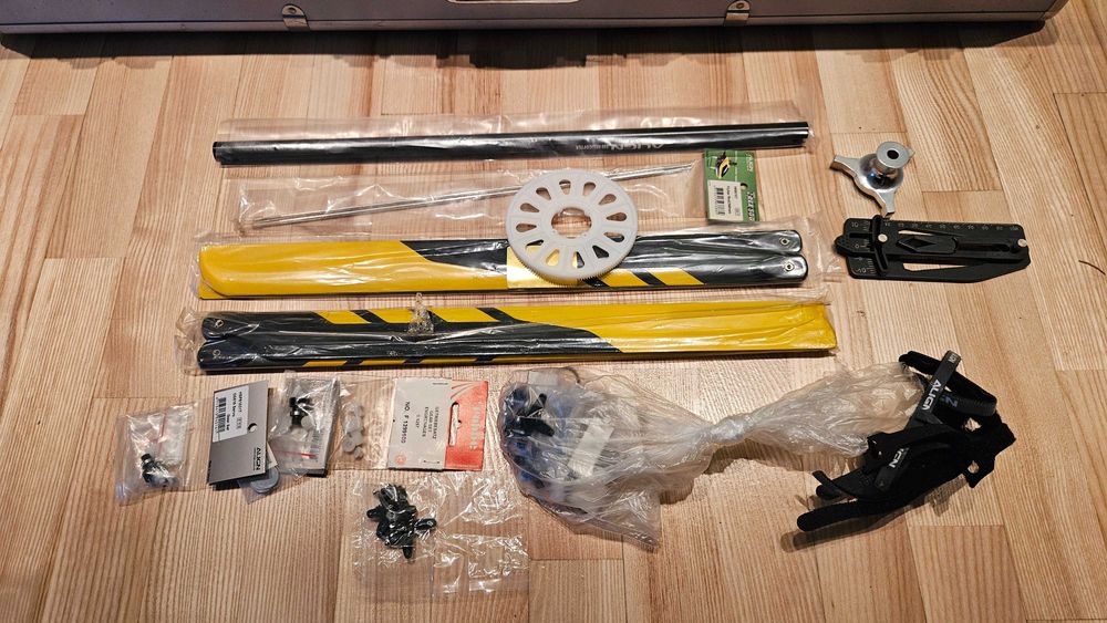 Sprzedam duży śmigłowiec elektryczny T-Rex 500 ESP z walizką