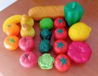 Frutas e legumes de plástico