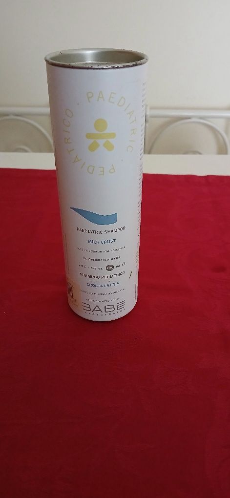 Lata de shampoo Babe, vazia