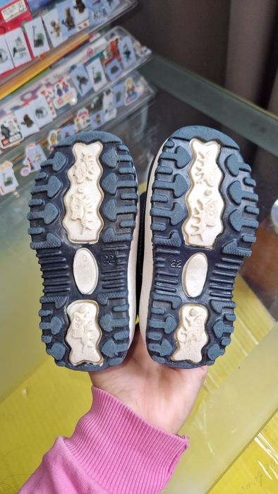Ciepłe zimowe buty. Śniegowce