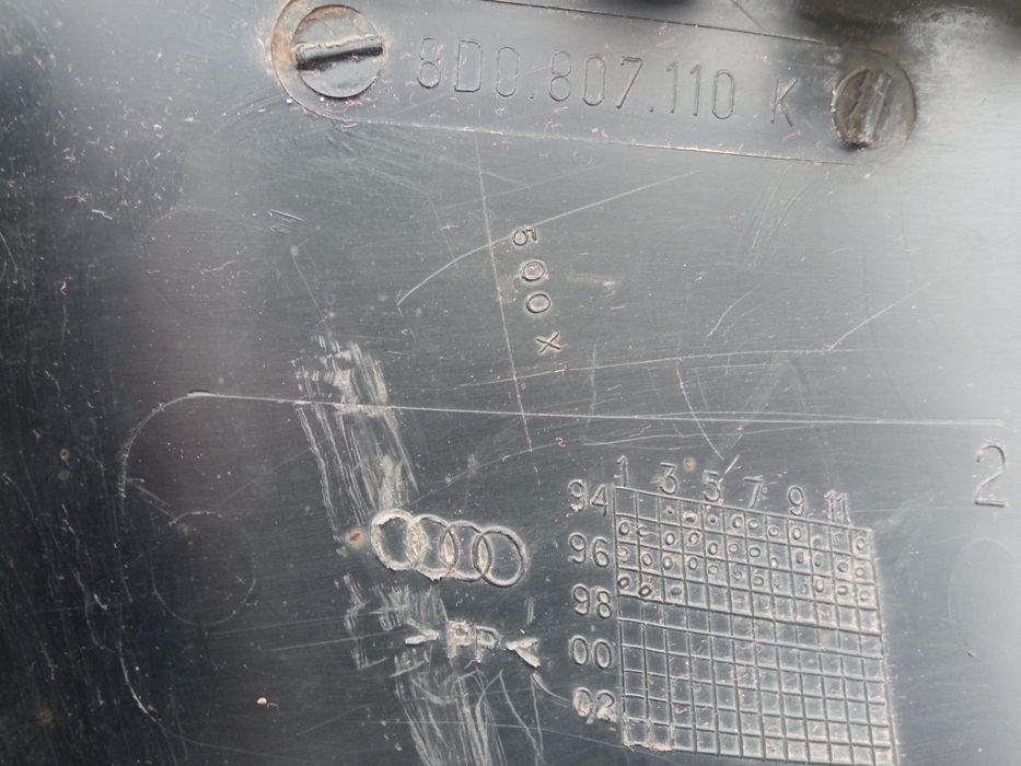 Продам на передній бампер губу