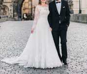 Koronkowa suknia ślubna ivory litera A Amy Love