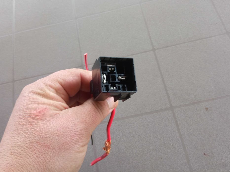 Роз’єм 96FG 14A481 HB реле свічок накала 93BG-14N089-C1B 12V 70A 4pin