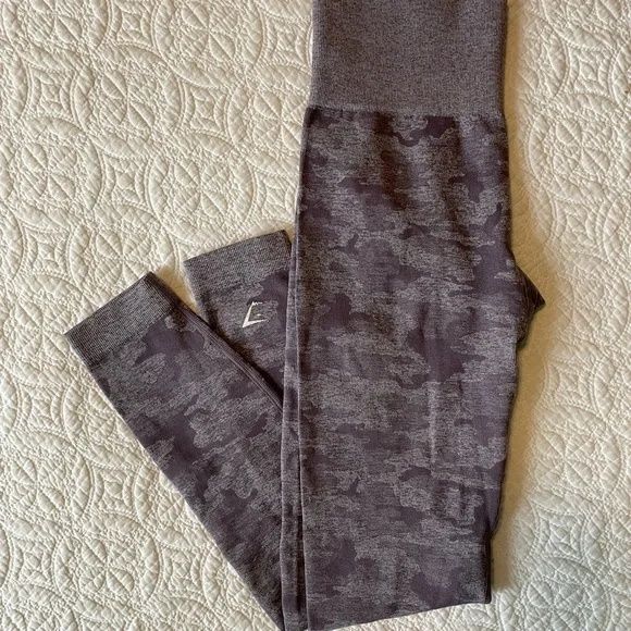Gymshark camo leggins S