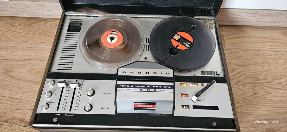 Magnetofon szpulowy Grundig TK 147 Hi Fi