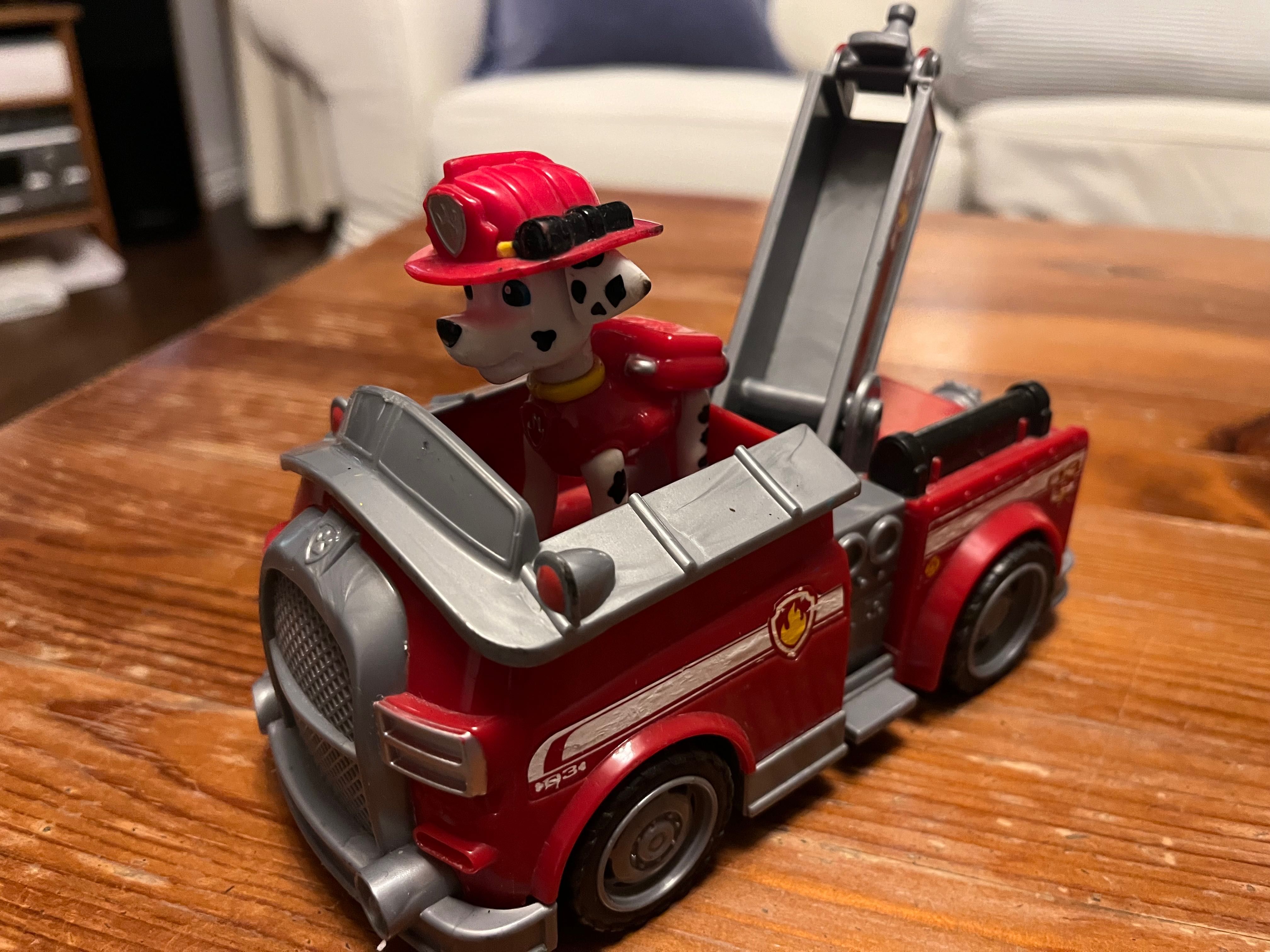 Psi Patrol Marschall  z pojazdem