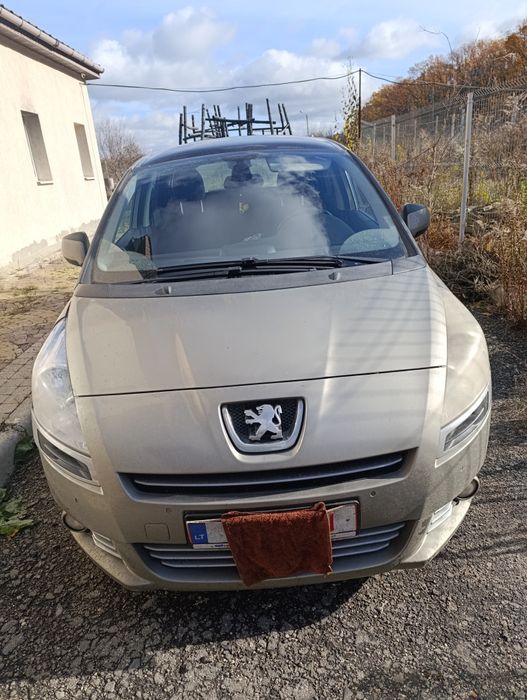 Продам машину peugeot 5008