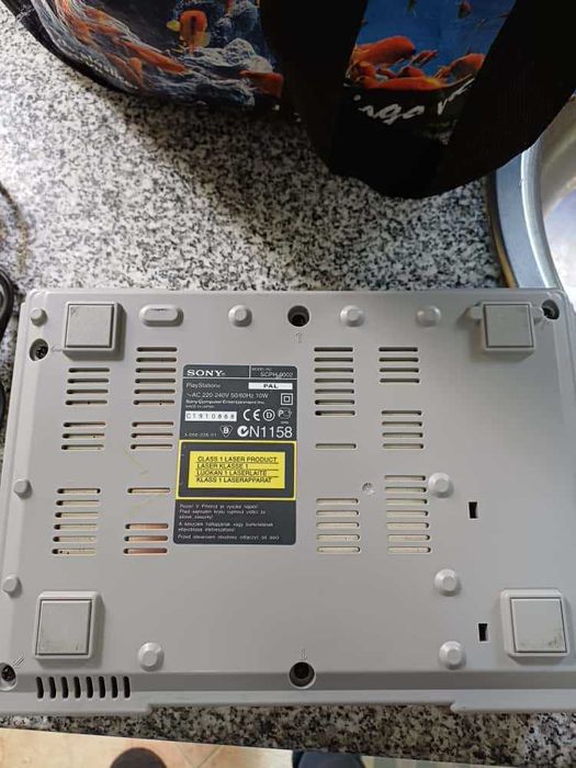 Consola Playstation 1 + Comando Dual Analog + Jogo Tekken 3