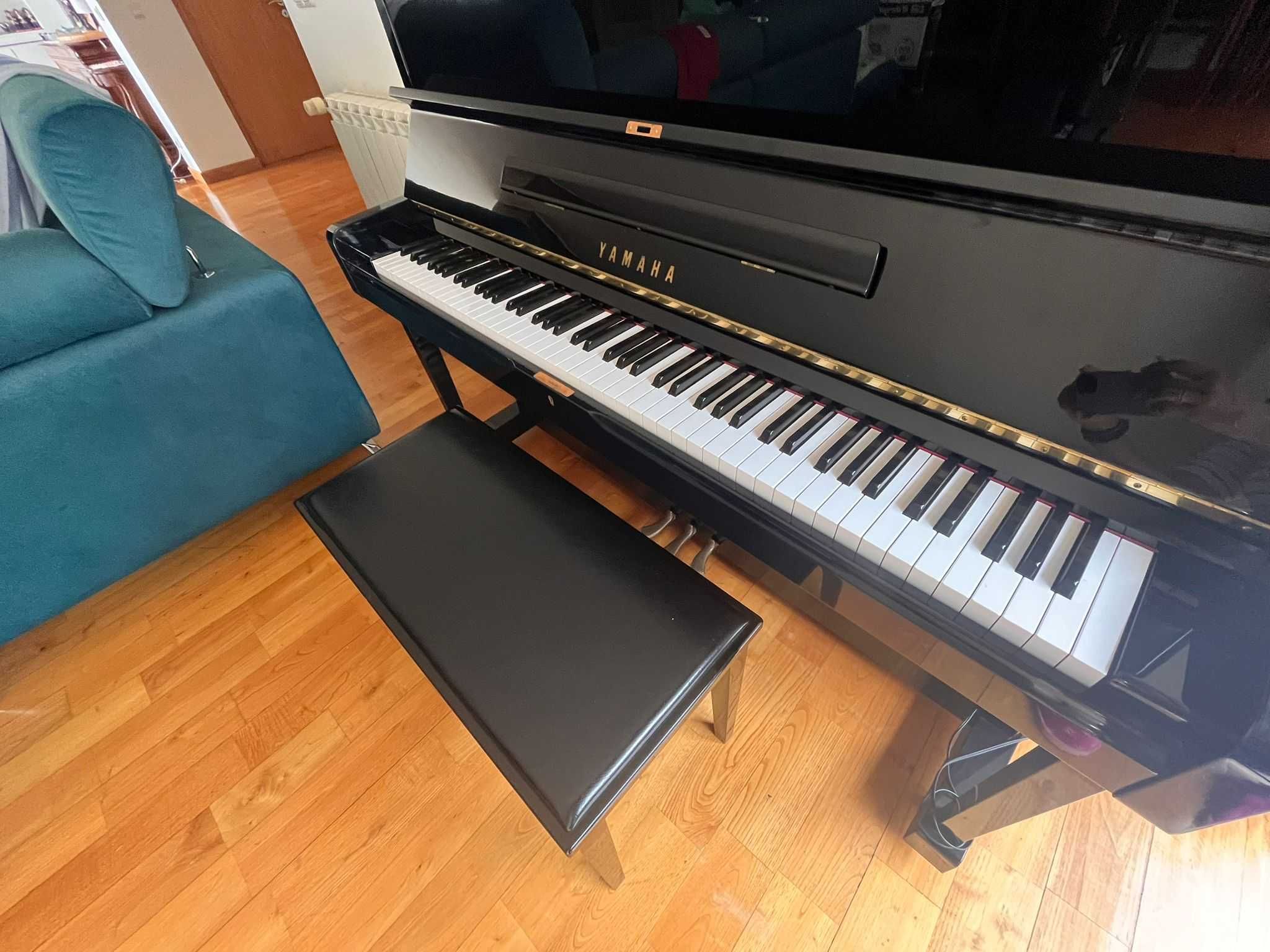 Piano vertical Yamaha U1E