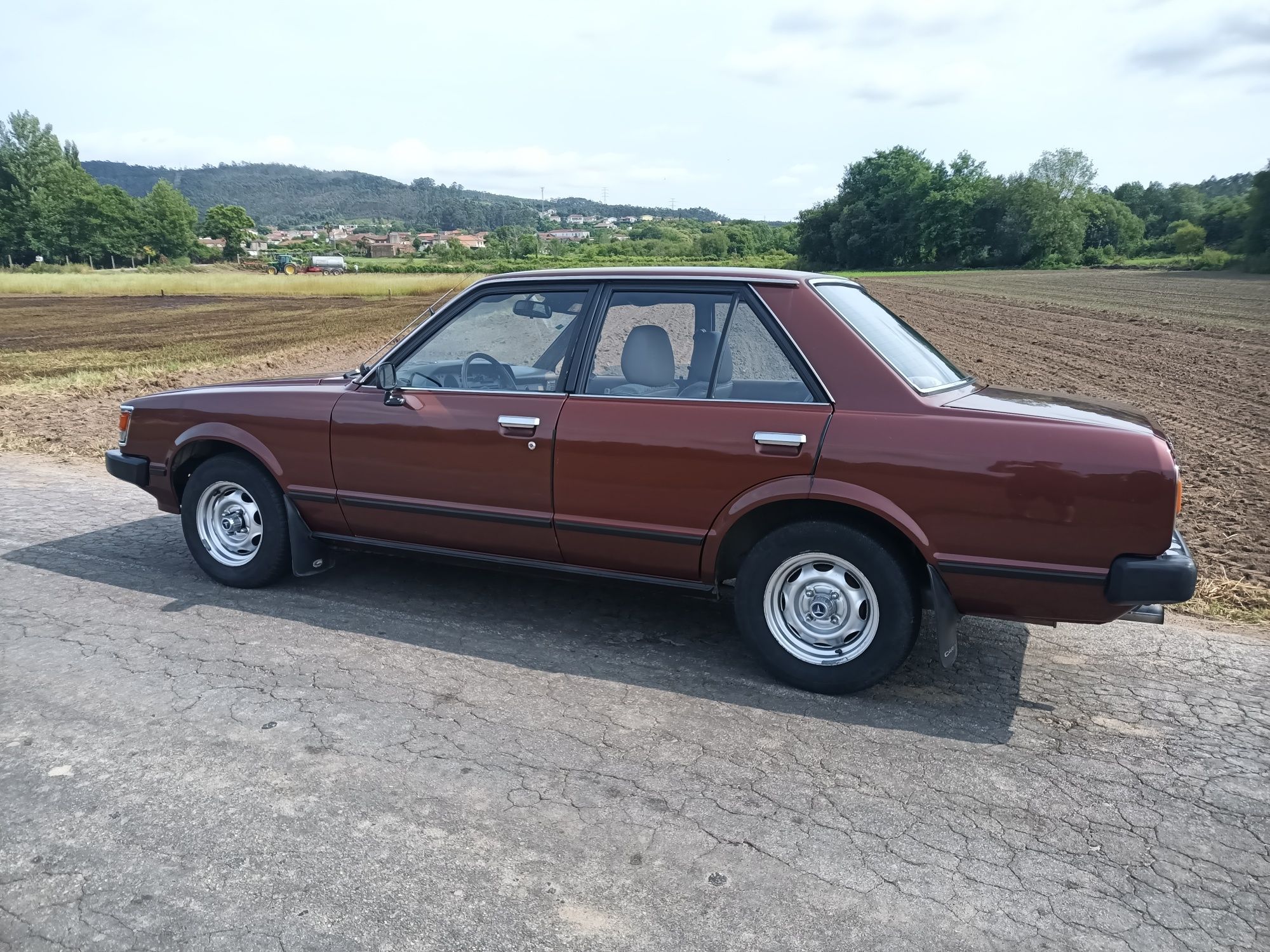 Toyota Carina primeira edição