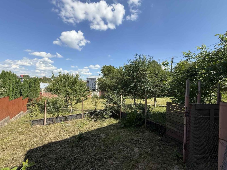 Продаж будинку у жилому стані