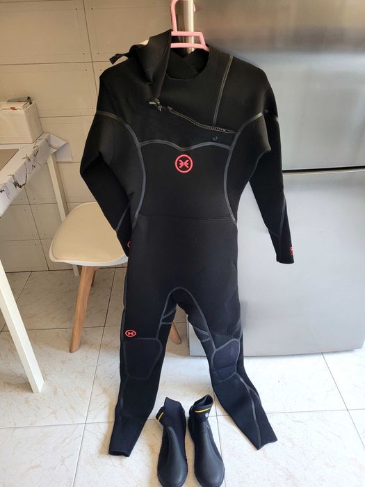 Fato de Surf marca DeePly - Tam S - Senhora, como novo