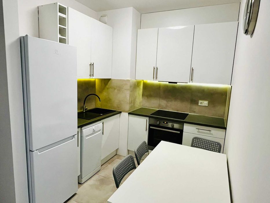 2 osobne pokoje , Metro Trocka, osiedle Amsterdam, ul. Rembrandta 2